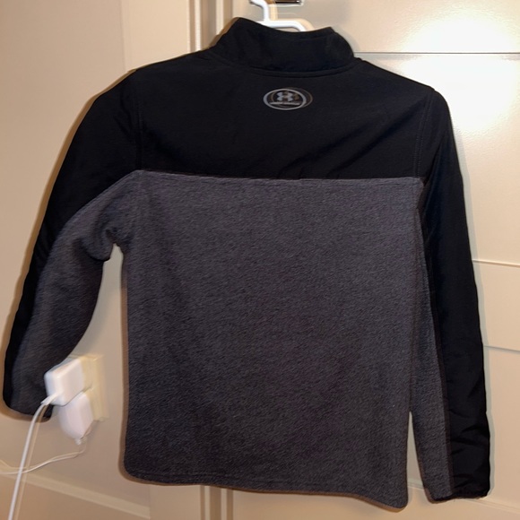 UA boys 1/4 Zip - Picture 2 of 3
